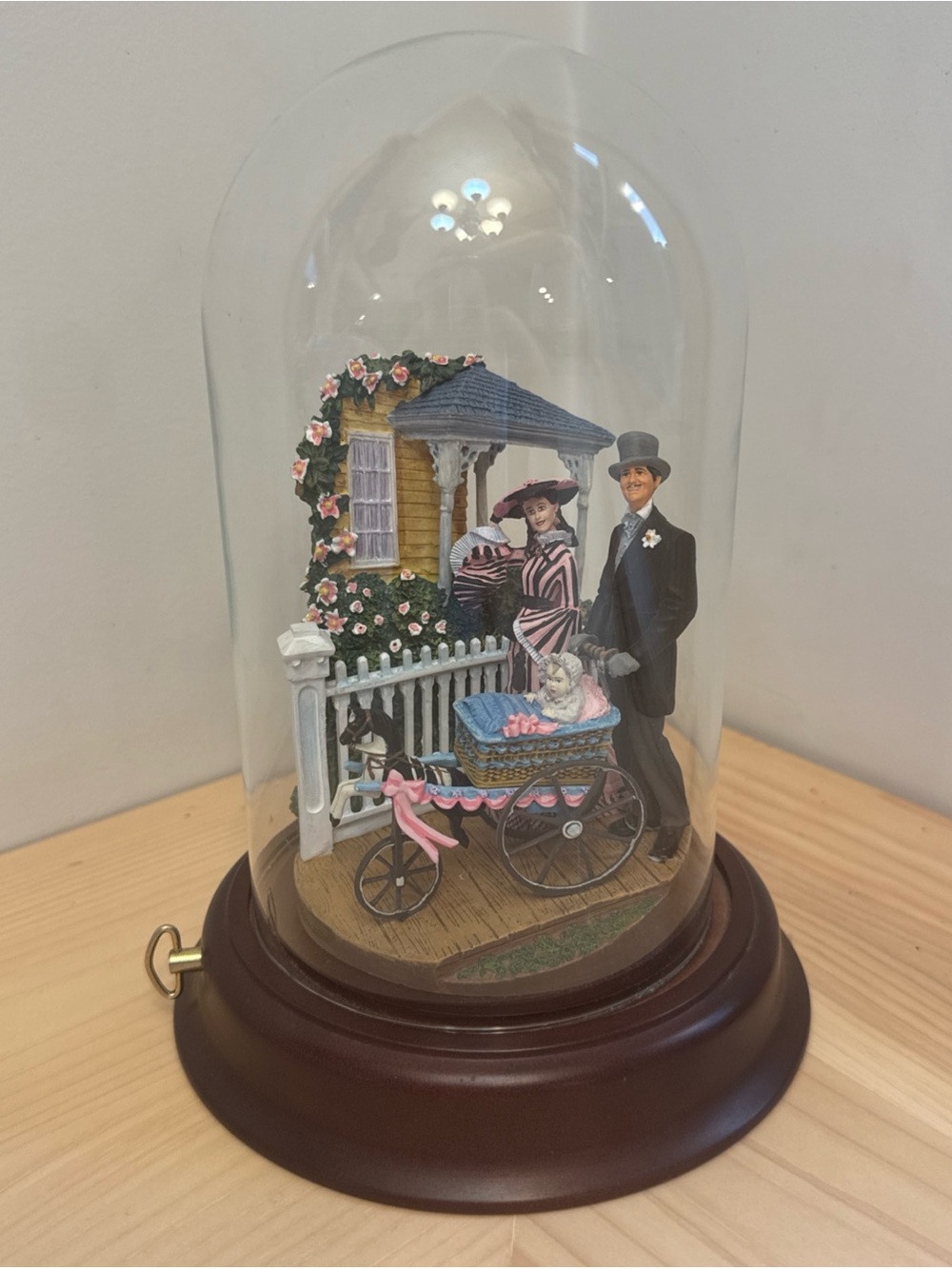 Vintage Gone With The Wind Family Figurine Dome music box Bonnie Blue Promenade